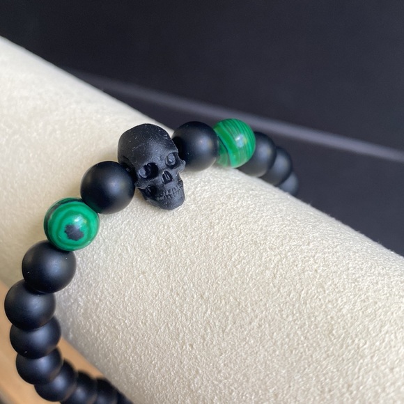 Matte Black Onyx and Malachite Skull Bead Bracelet - Picture 2 of 5